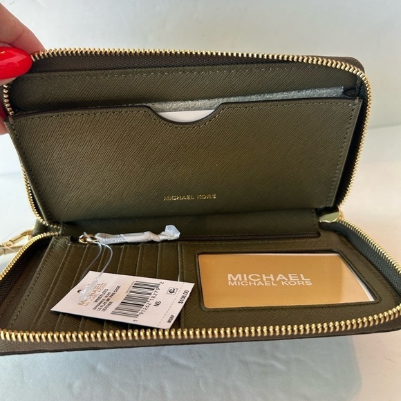 Michael Kors NWT Olive Pebble Grain Phone Case Wristlet - Picture 3 of 7